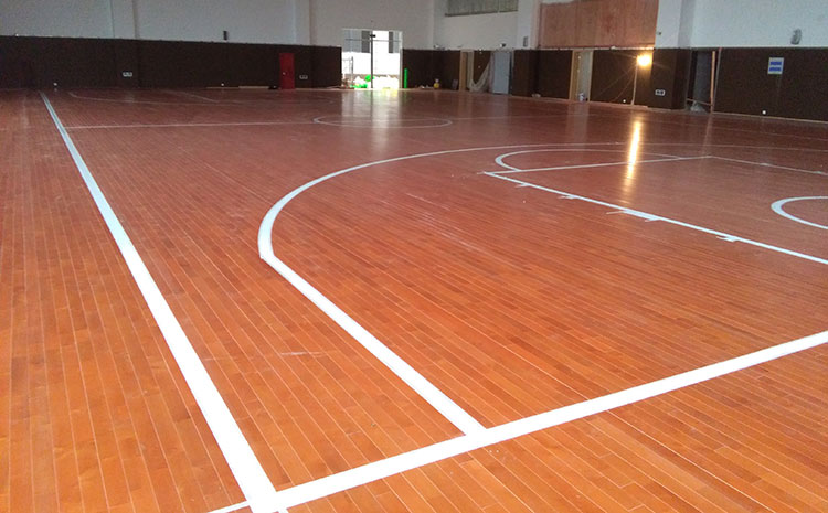指接板運動體育地板廠家去哪找？