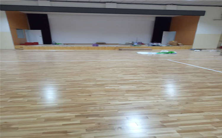 20厚乒乓球館木地板哪個牌子好？