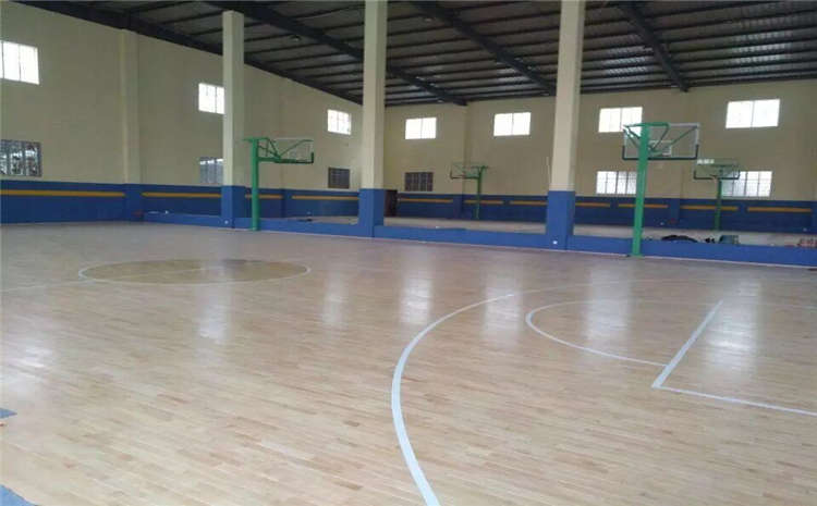 專(zhuān)業(yè)的籃球館木地板安裝工藝