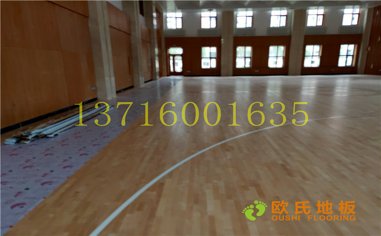 黑龍江雙鴨山籃球館木地板案例—?dú)W氏舞臺(tái)木地板廠(chǎng)家